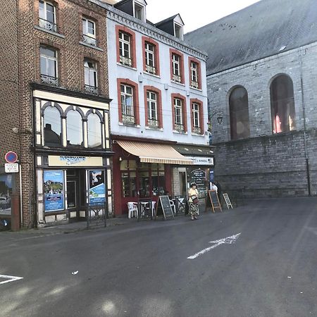 Le Repos De La Meuse Apartamento Givet Exterior foto